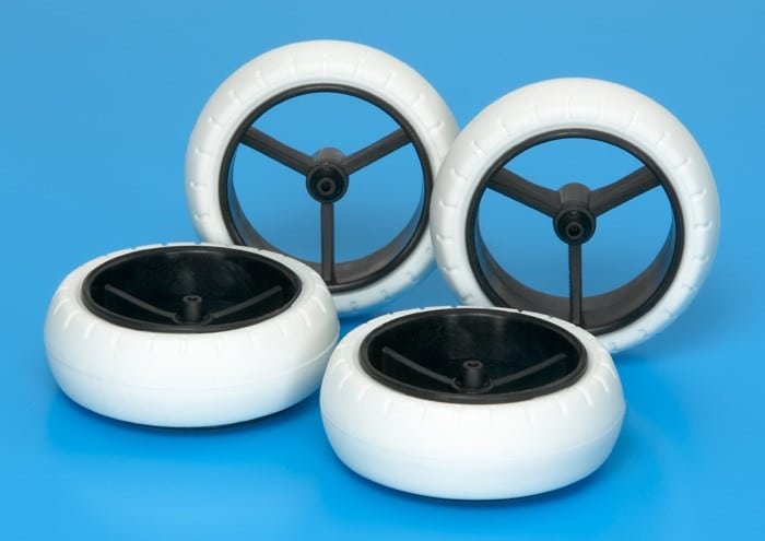 15414_1.jpg TAMIYA 15414 1/32 NARROW LARGE DIA. WHEEL & WHITE ARCHED TIRES (FOR SUPER X & XX CHASSIS) - Image 1